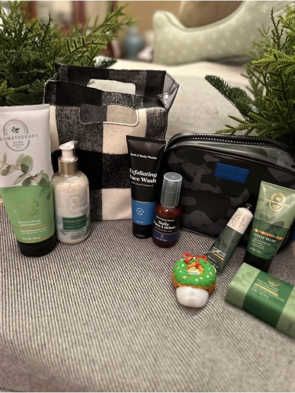 Bath & Body Works Aromatherapy Eucalyptus Spearmint & Men's Shop Gift Set